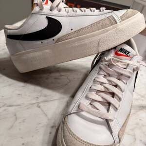 Nike Blazer Low Platform White Black sneakers SZ 8.5 women